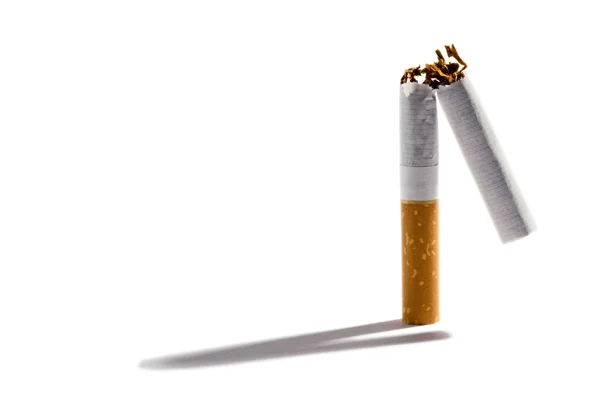 Φίλτρο τσιγάρων σπάσει σε δύο — Φωτογραφία Αρχείου
