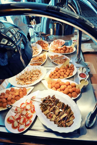 Warm buffet with an assortment of dishes — Stock Photo, Image