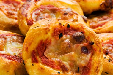 mini pizza yığını