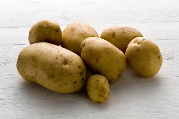 Фермі свіжих картопля — стокове фото