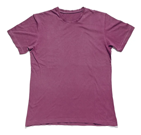 Фиолетовая футболка с коротким рукавом на белом — стоковое фото