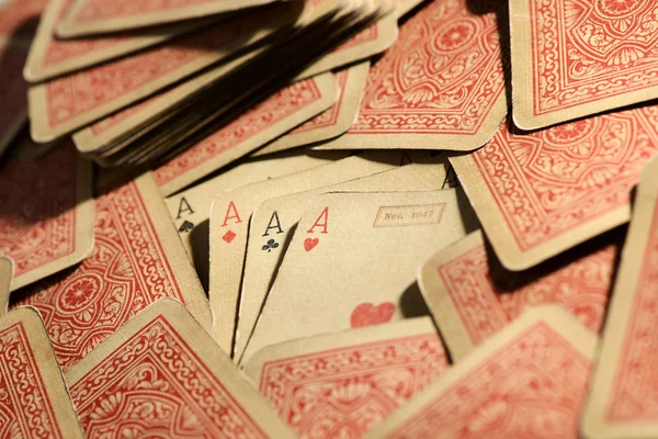 Винтажная колода игральных карт в покер — стоковое фото