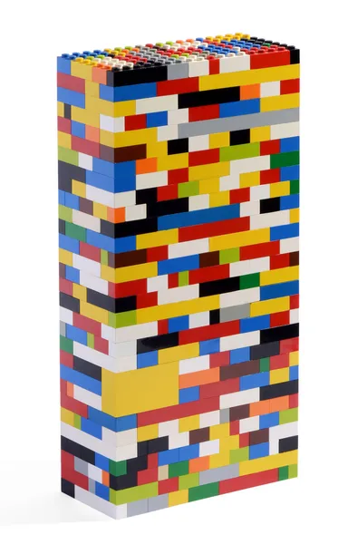 Wieża wykonana z kolorowych klocków — Zdjęcie stockowe