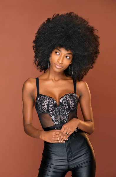 Glamorous Funky Black Woman Chic Spangled Evening Wear Posing Brown — Fotografia de Stock