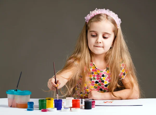 Little girl Painting — Stock Photo, Image