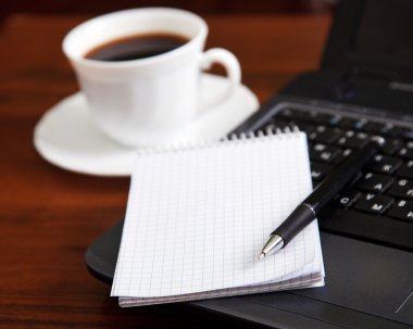 dizüstü bilgisayar ve ofis