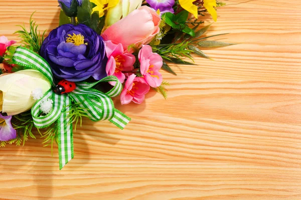 Arrangement floral avec blanc — Photo