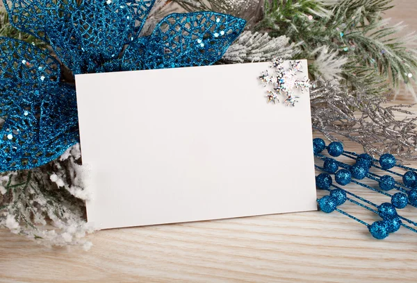 Decoración de Navidad con tarjetas de felicitación —  Fotos de Stock