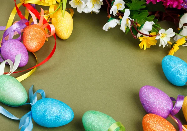 Easter composition with flowers and eggs — Stock Photo, Image