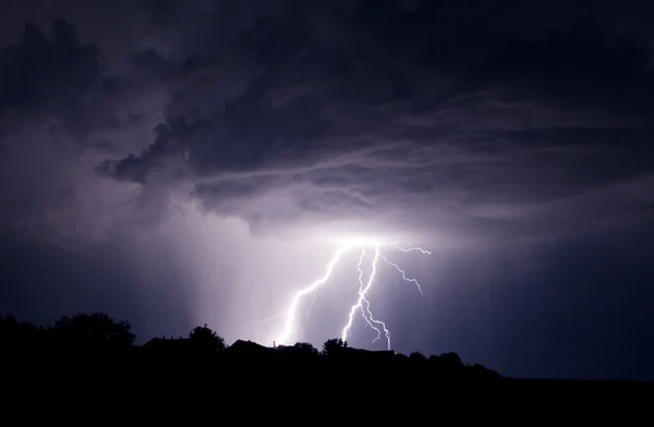 Blixtar på himlen — Stockfoto