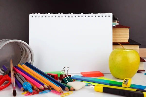 Educational supplies — Stock Photo, Image