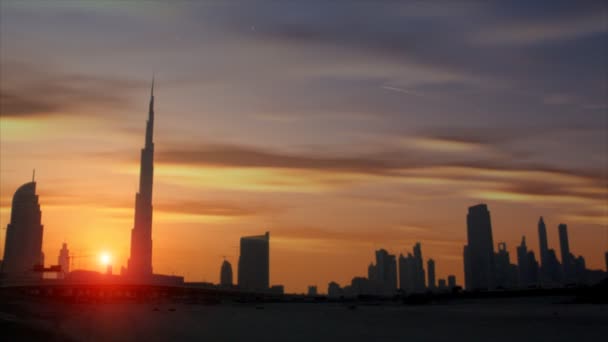 Güzel gün batımı dubai Uluslararası Dubai Kongre ve Sergi Sarayı — Stok video