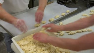 Alman fırını badem badem ezmesi rulo çörek 10775 dilimleri