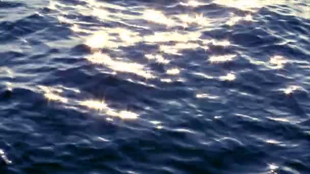 Refleksi bintang yang indah pada air biru 10182 — Stok Video