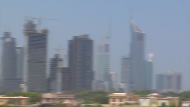 Zoom pan from emirate towers to burj dubai 10276 — Stock Video