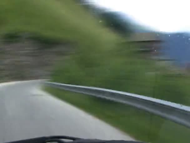 Tijd lapse highspeed bergafwaarts rijden Alpen 10315 — Stockvideo