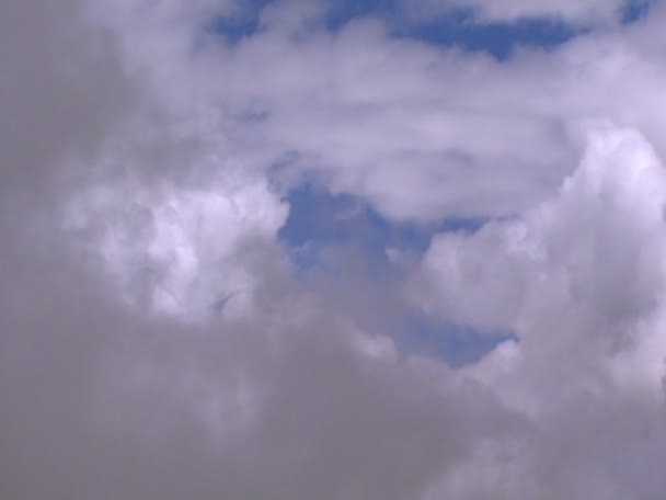 Vliegen door wolken 2 10343 — Stockvideo