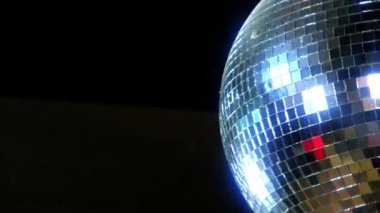 ayna disko topu sağ tarafta 10391