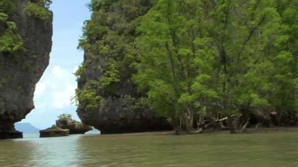 Phang Nga Boot zwischen Inseln erschossen 10436 — Stockvideo