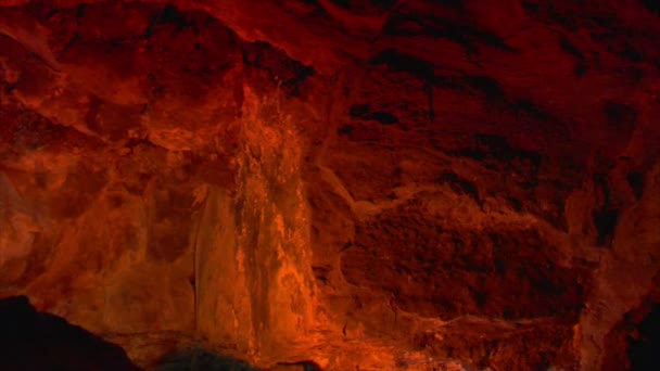 Dentro da caverna de lava 3 10470 — Vídeo de Stock