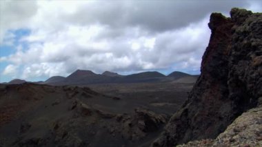 Vulkan krater edge10475 üzerinde Timelapse bulutlar
