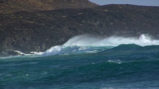 Grande onda ciano rolamento espinhoso acidente 10525 — Vídeo de Stock