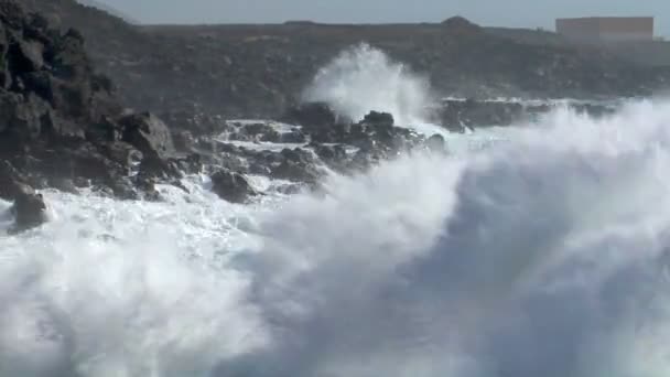 Incredible wave crushing audio 10535 — Stock Video