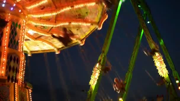 Funfair oktoberfest carrousel classique fermer 11061 — Video