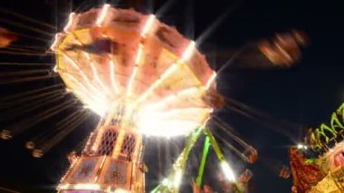 lunapark klasik carousel ile rüya gibi bir görünüm 11068