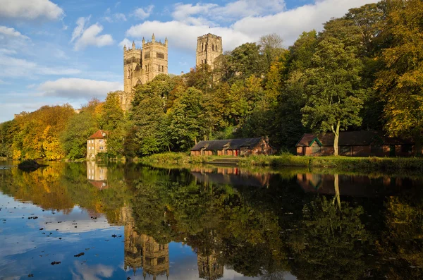 Durhams katedral under våren. — Stockfoto
