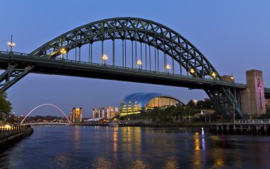 Newcastle Köprüsü ve quayside