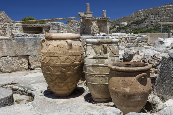 Clay potten in knossos palace — Stockfoto