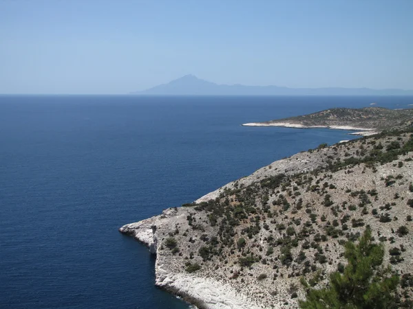Monte Atos, vista desde la isla de Tasos, Grecia — Foto de Stock