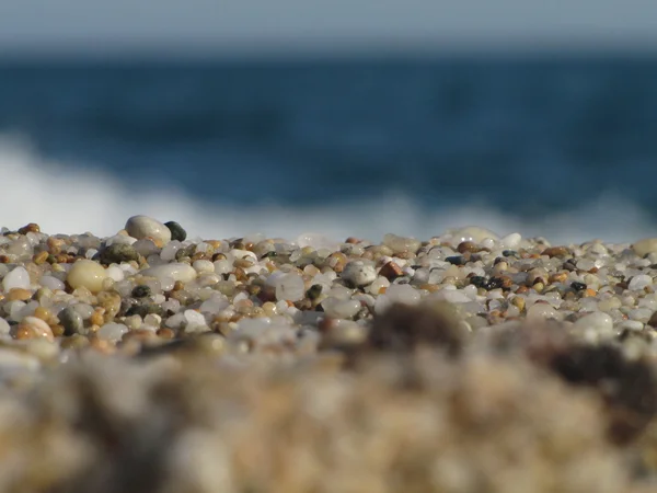 Tripiti ビーチ、タソス島、ギリシャでの素敵な particoloured 小石にビューを閉じる — ストック写真