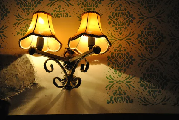 Oude ouderwetse muur lamp — Stockfoto