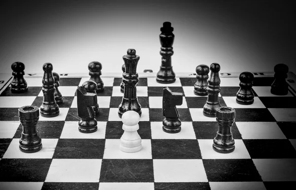 b&w satranç figürleri