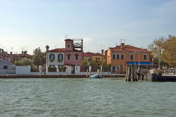 Πολύχρωμο νησί burano, κοντά σε Βενετία, Ιταλία — Φωτογραφία Αρχείου