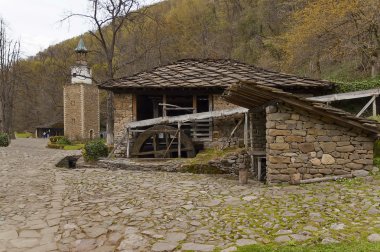 su un-Fabrikası ile değirmen çarkı