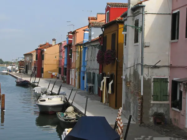 Colourful houses and boats — Stock Photo, Image