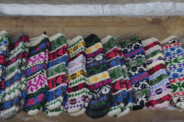 Meias tradicionais de lã colorida búlgara — Fotografia de Stock