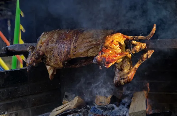 Lamb roasted whole — Stock Photo, Image