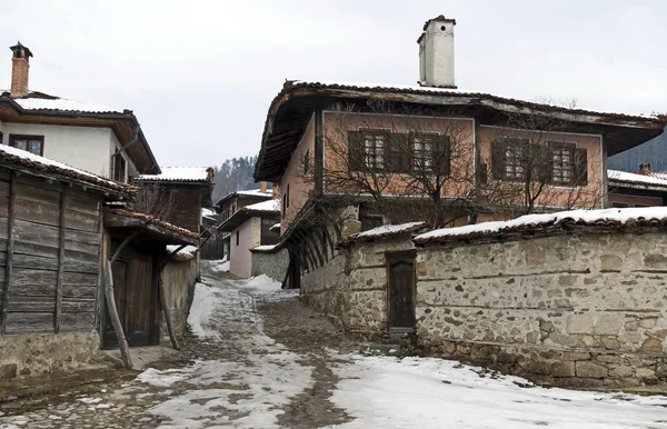Antike Straße mit alten Häusern — Stockfoto