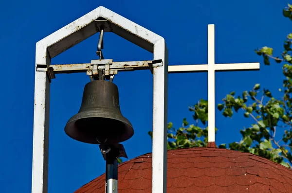 Zvonek Kříž Střeše Církevního Symbolu Pravoslavného Křesťanství Obytná Čtvrť Drujba — Stock fotografie