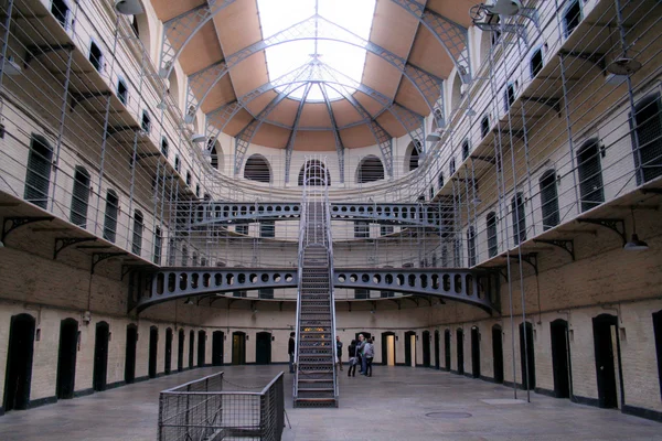 Σειρές κυττάρων στο kilmainham φυλακή, Δουβλίνο, Ιρλανδία — Φωτογραφία Αρχείου