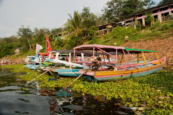 rengarenk balıkçı tekneleri Java, Endonezya