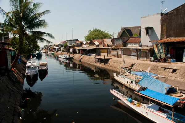 Calle vista en Makassar, Sulawesi, Indonesia — Foto de Stock