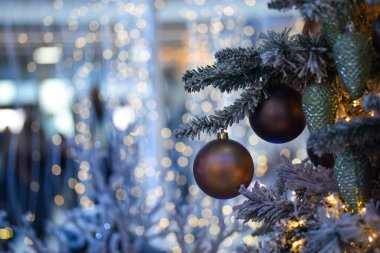 Kış Yeni Yıl Dekorasyonu, Noel ağacı süslemeleri, bulanık.