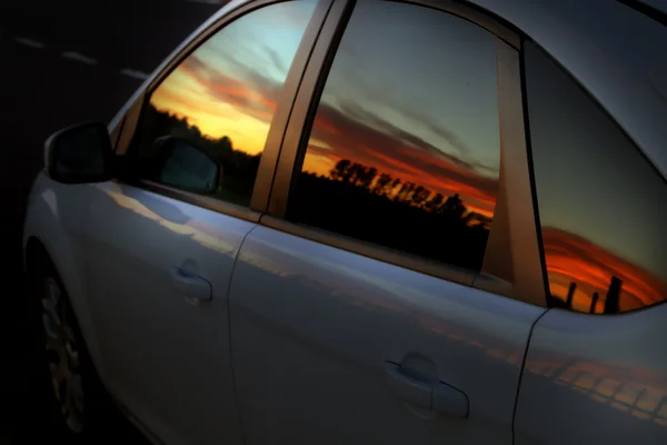 Reflexão do pôr do sol — Fotografia de Stock