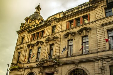 eski bina bayrakları