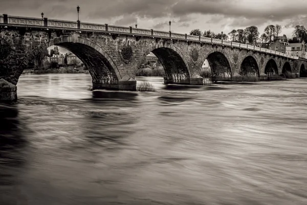 Vilda floden i perth Skottland — Stockfoto